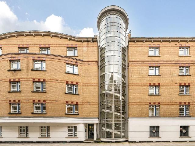 Flat for sale in Westminster, Victoria