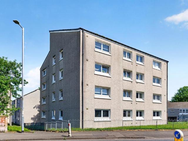 Flat for sale in Maryhill Park, Summerston