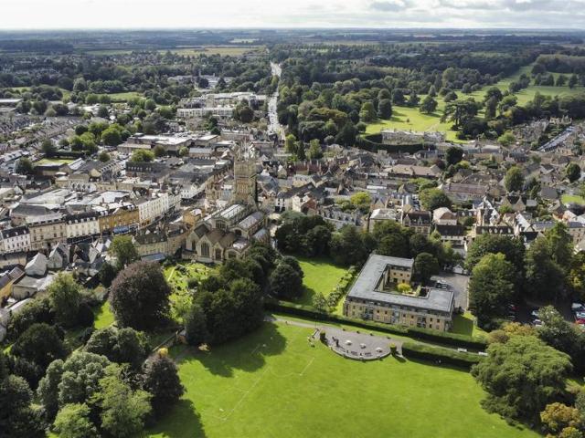 Flat for sale in Chesterton, Fossebridge