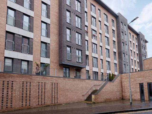 Flat for sale in Calton, Scotland