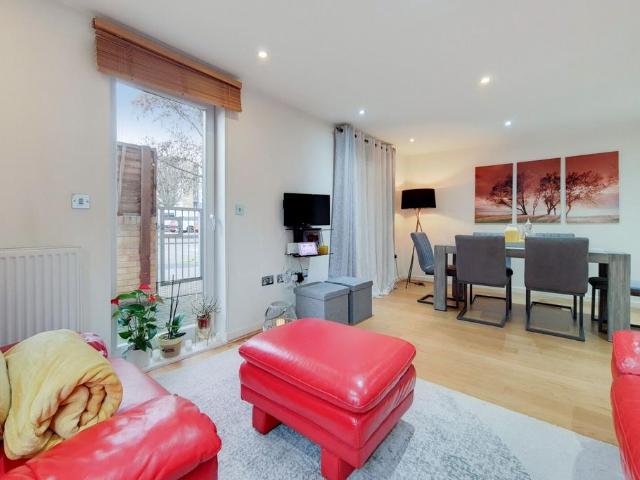 Flat for sale in Little Ilford, Isle Of Man