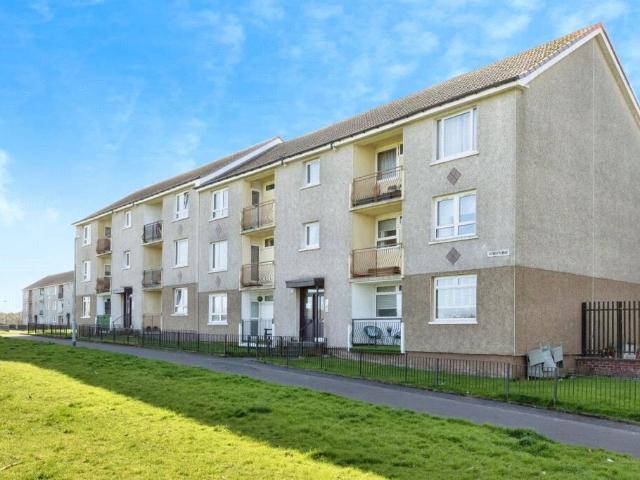 Flat for sale in Craigend, Scotland