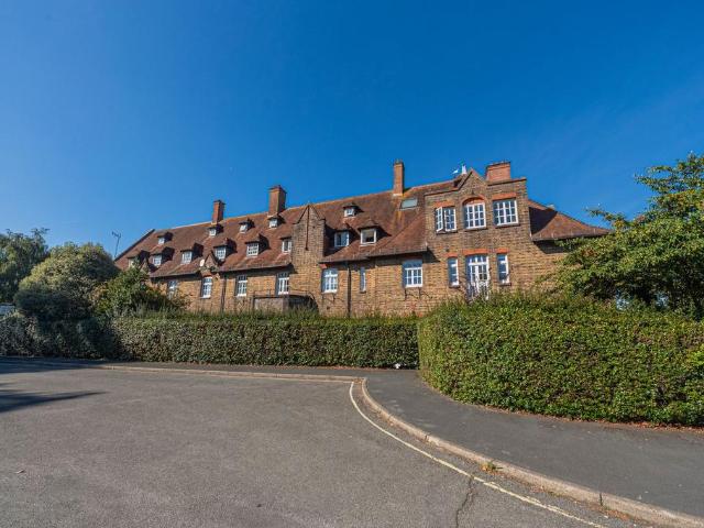 Flat for sale in Haywards Heath, Mid Sussex