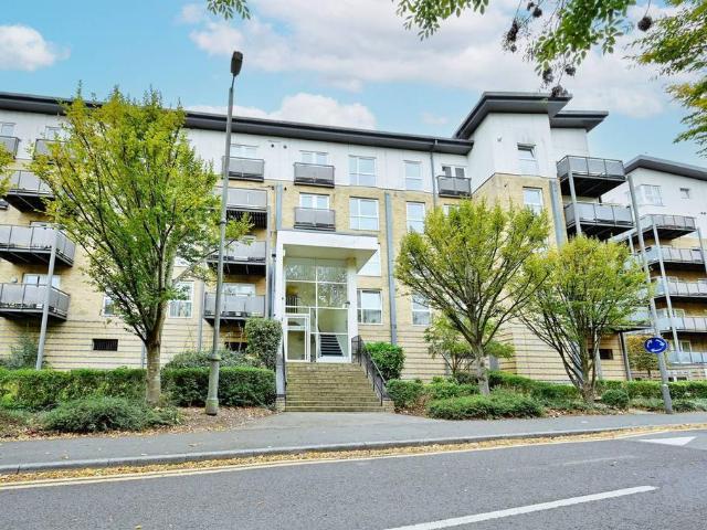 Flat for sale in Holywell Estate, North Watford
