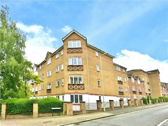 Flat for sale in Aldershot, Hampshire