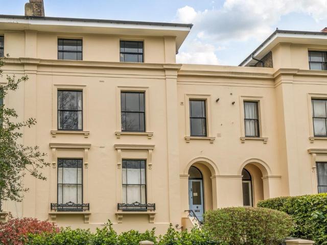 Flat for sale in London Borough of Lewisham, New Cross