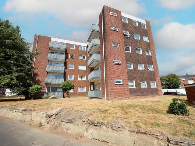 Flat for sale in World's End, Perryfields