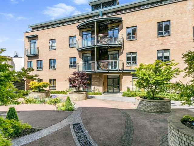 Flat for sale in Charlotteville, Westborough