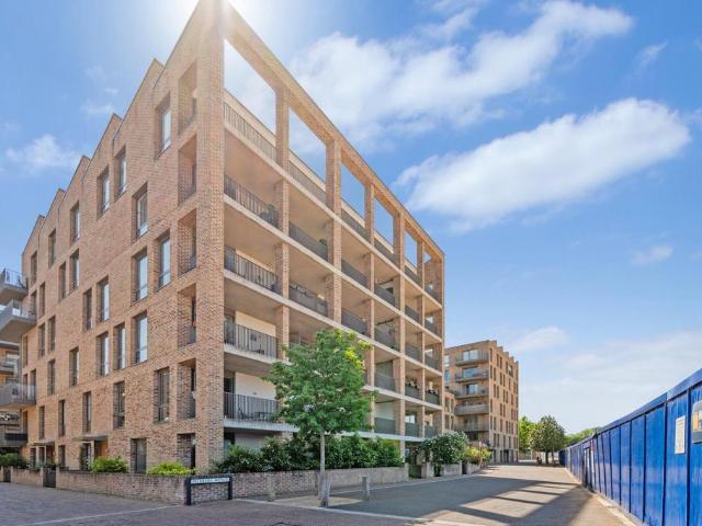 Flat for sale in London Borough of Hounslow, Isle Of Man