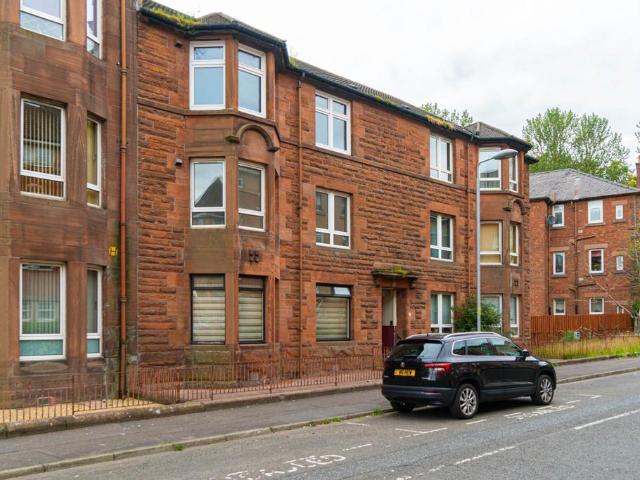 Flat for sale in Pollokshaws, Scotland