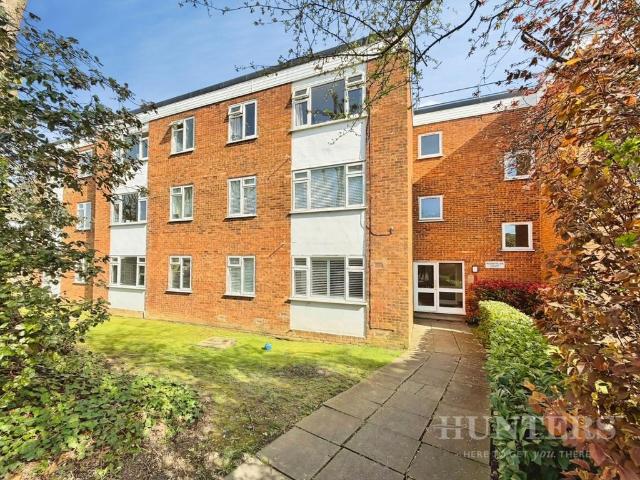 Flat for sale in Greater London