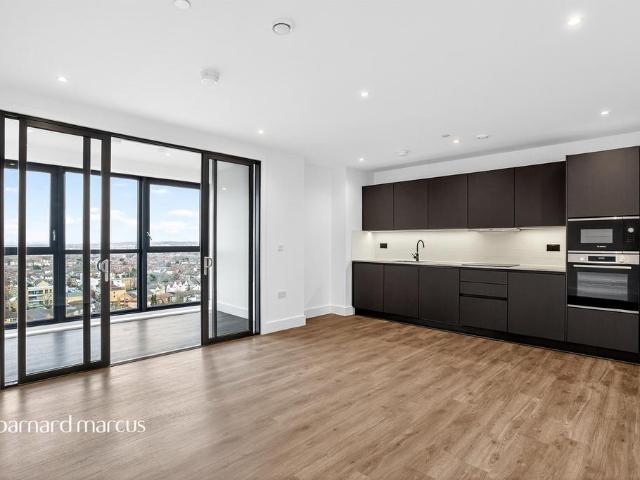 Flat for sale in London Borough of Croydon, Greater London