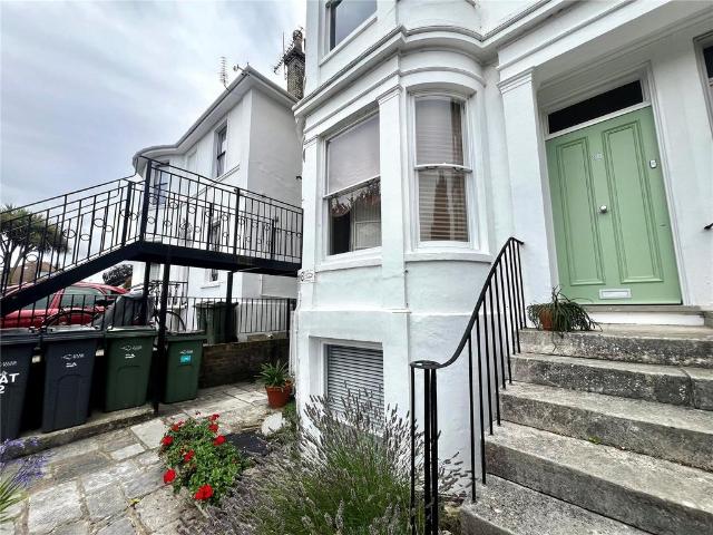 Flat for sale in Oakfield, Ryde