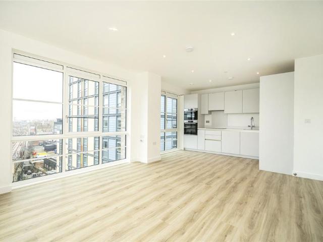 Flat for sale in London Borough of Tower Hamlets, Greater London