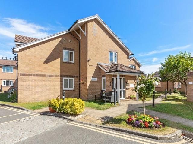 Flat for sale in Berrick Salome, Oxfordshire