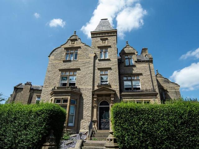 Flat for sale in Highfields, Huddersfield