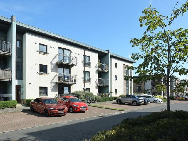 Flat for sale in East Pilton, Scotland