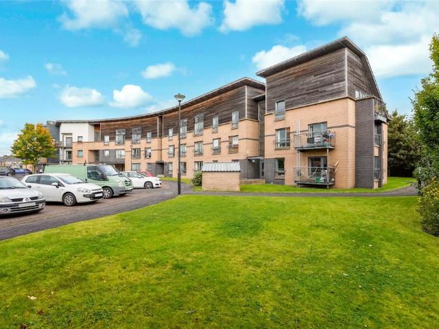 Flat for sale in Riverside, Stirling