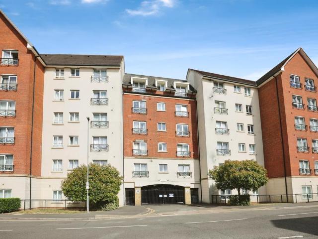 Flat for sale in Semilong, Northampton
