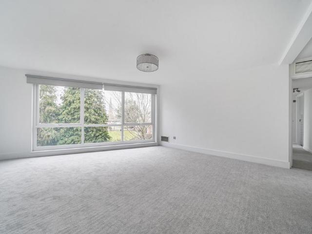 Flat for sale in Blackhills, Surrey