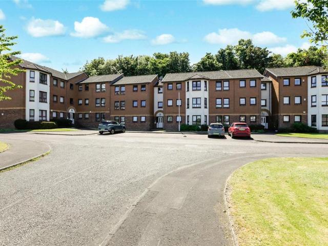 Flat for sale in Castlehead, Glenburn