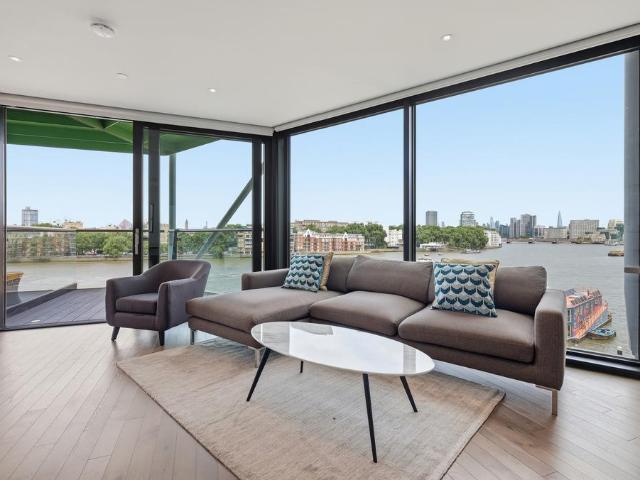 Flat for sale in Nine Elms, Greater London