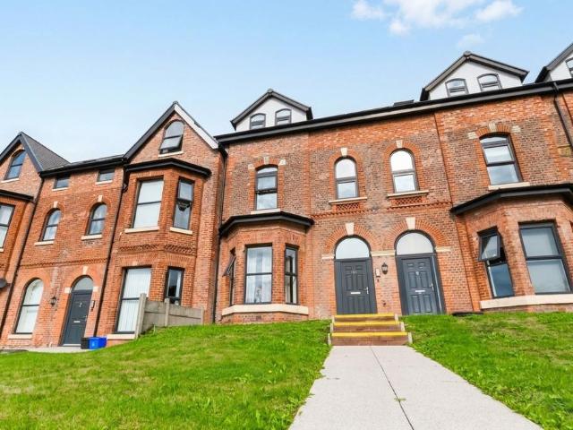 Flat for sale in Higher Broughton, Salford