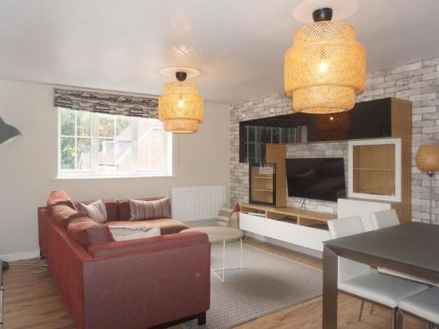 Flat for sale in Easthampstead, Bracknell