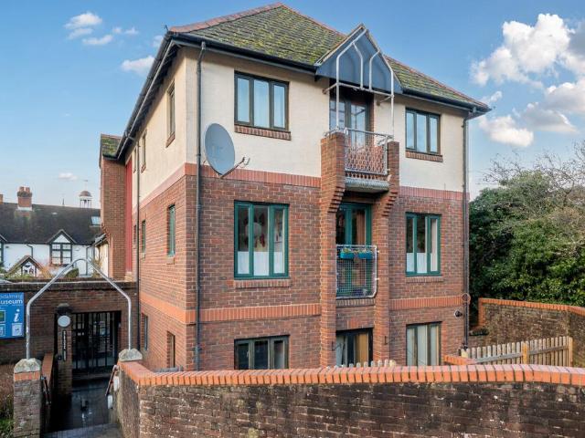 Flat for sale in Holloway Hill, Fole