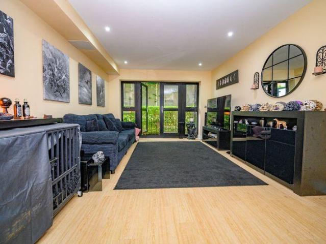 Flat for sale in Fretherne, Hertfordshire