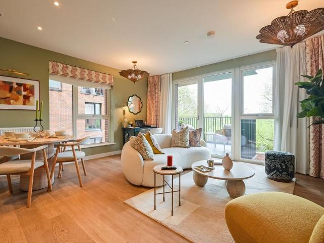 Flat for sale in West Hendon, Greater London