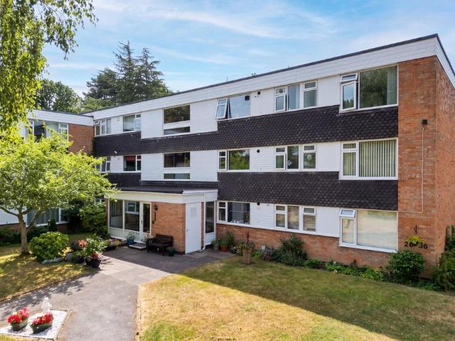 Flat for sale in Blossomfield, West Midlands