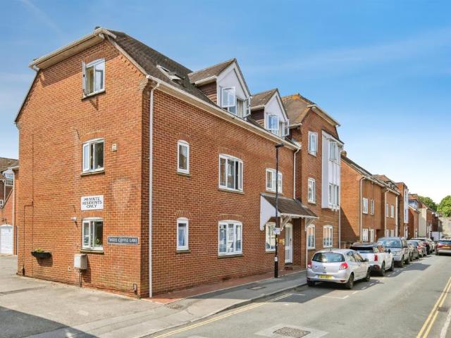 Flat for sale in Salisbury, Wiltshire