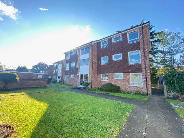Flat for sale in Reading
