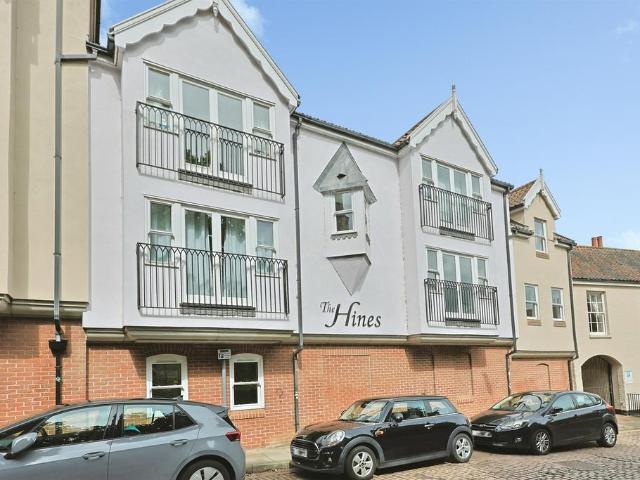 Flat for sale in Heigham Grove, East Bank