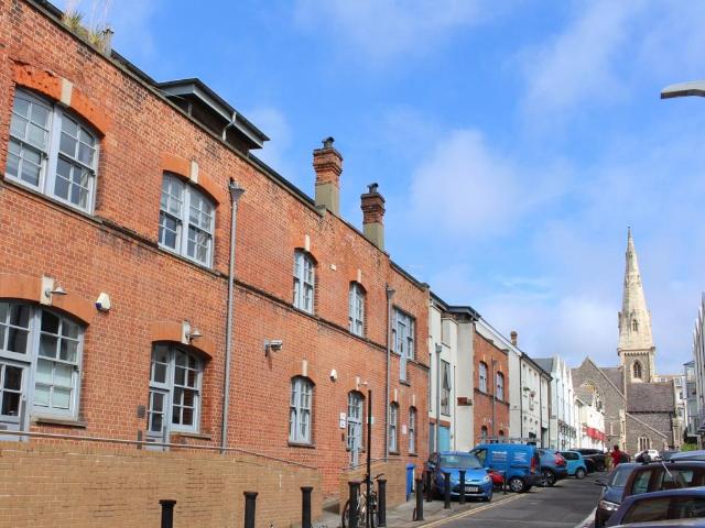 Flat for sale in Brunswick