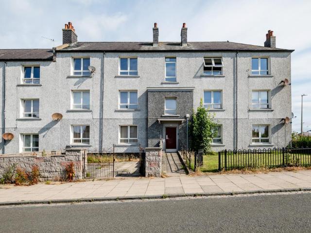 Flat for sale in Ballindoch, Scotland