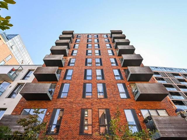 Flat for sale in Bromley-by-Bow, Poplar Grove