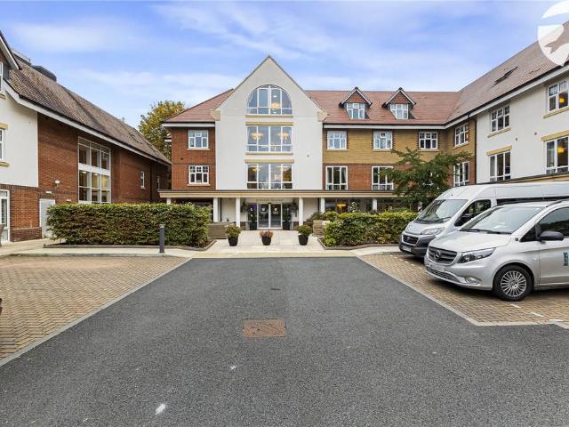 Flat for sale in The Butts, Kent
