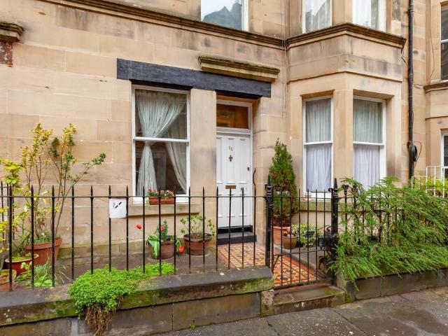 Flat for sale in Bruntsfield, Scotland