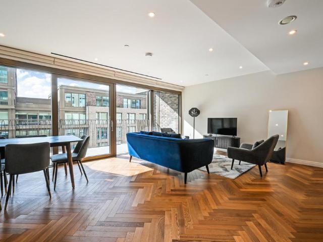 Flat for sale in Fulham, Greater London