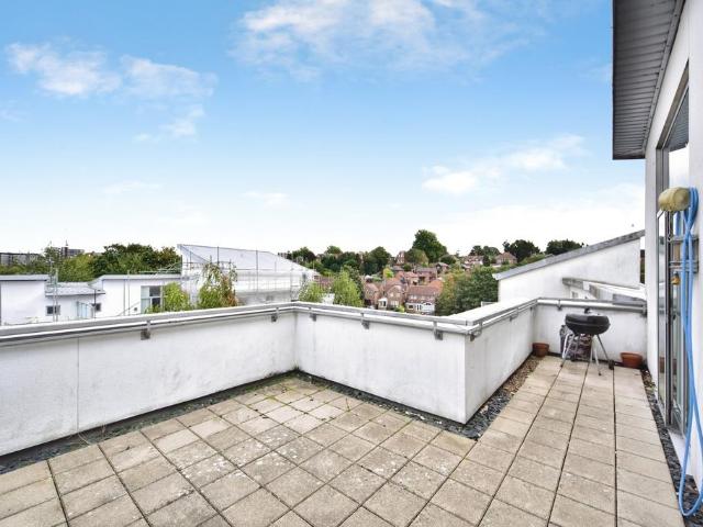 Flat for sale in Midway, Kent