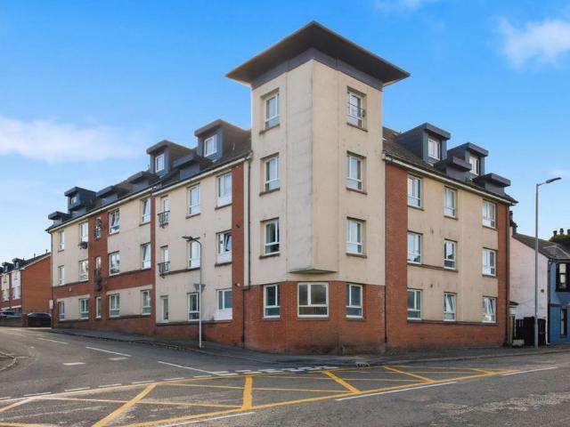 Flat for sale in Johnstone Castle, Elderslie