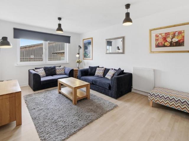 Flat for sale in Hillside, Leith