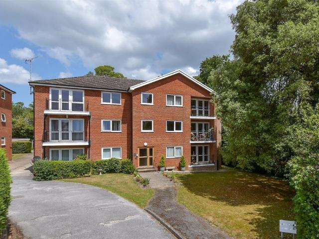 Flat for sale in Harbledown and Rough Common, The Bridge