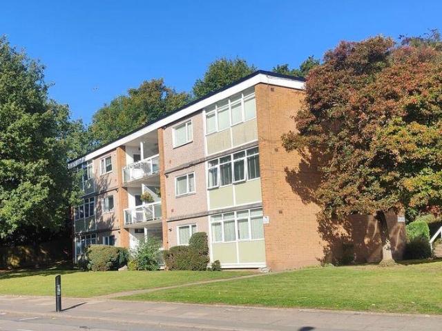 Flat for sale in Cheylesmore, West Midlands