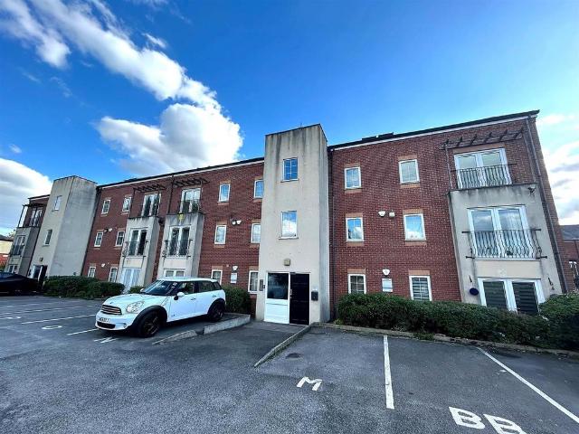 Flat for sale in Westleigh, Wigan