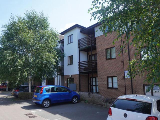 Flat for sale in Daws Hill, Cressex