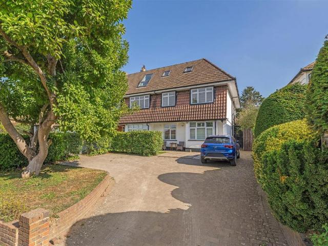 Flat for sale in London Borough of Bromley, Greater London