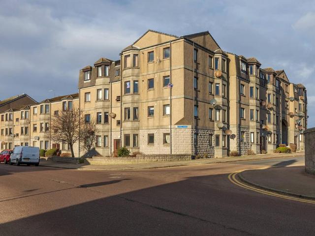Flat for sale in Ballindoch, Scotland